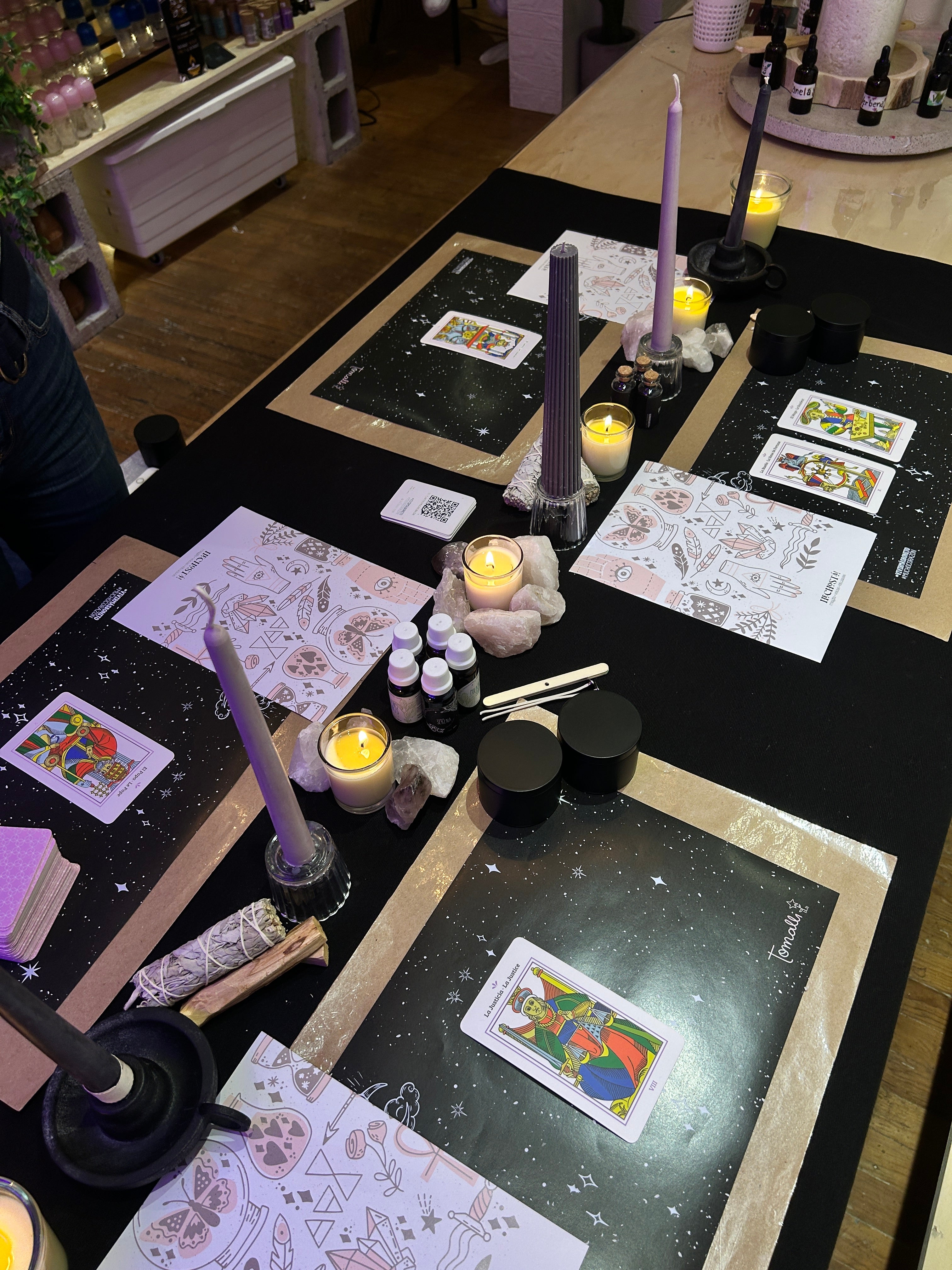 Arcanos y Velas · Luces y Sombras